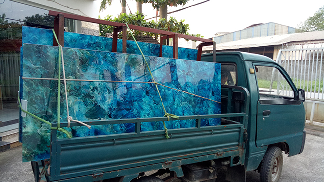 Xe chở kính vân đá Kính vân đá