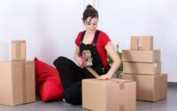 Nên đóng gói đồ đạc cẩn thận trước khi chuyển nhà