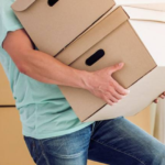 Nên đóng gói đồ đạc cẩn thận trước khi chuyển nhà