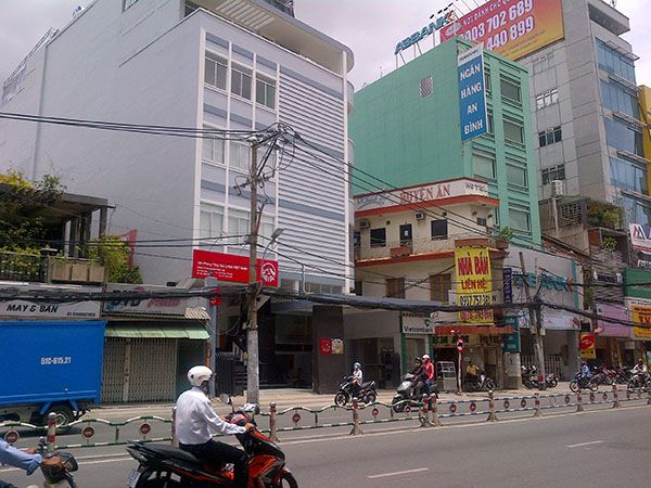 Cho thuê xe tải chở hàng chuyển nhà đường Phan Đăng Lưu Cho thuê xe tải chở hàng chuyển nhà đường Phan Đăng Lưu