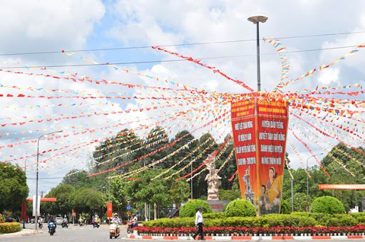 Cho thuê xe tải chở hàng tại khu vực Huyện Dầu Tiếng Cho thuê xe tải chở hàng tại khu vực Huyện Dầu Tiếng