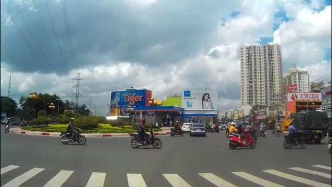 Cho thuê xe tải chở hàng tại khu vực Vòng Xoay An Lạc Cho thuê xe tải chở hàng tại khu vực Vòng Xoay An Lạc
