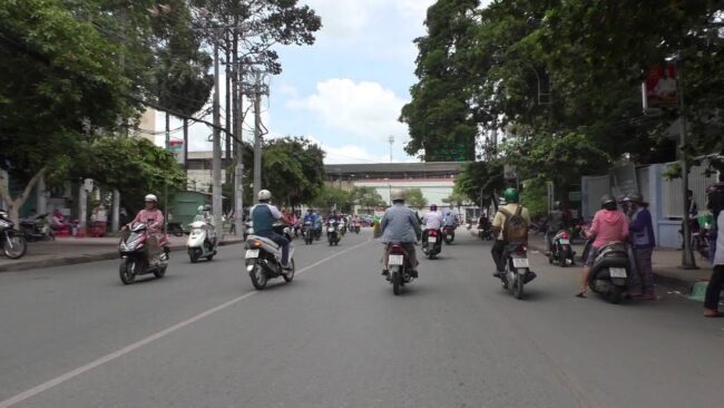 Cho thuê xe tải chở hàng chuyển nhà đường Nơ Trang Nong Cho thuê xe tải chở hàng chuyển nhà đường Nơ Trang Nong