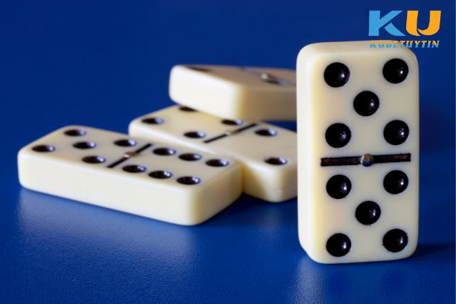 Khai Niem Co Domino La Gi